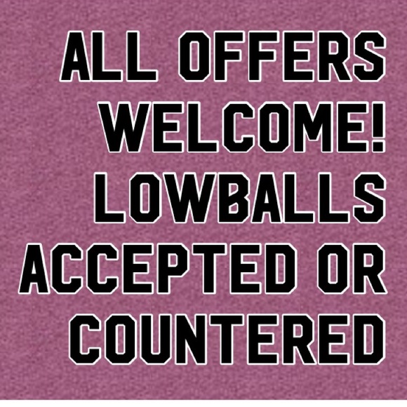 Welcome to my closet Thanks for checking it out❤️ - Picture 2 of 3